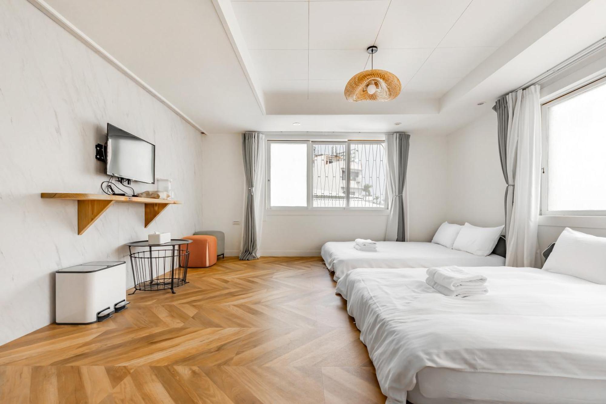 Hotel 32小巷弄 à Tainan Extérieur photo