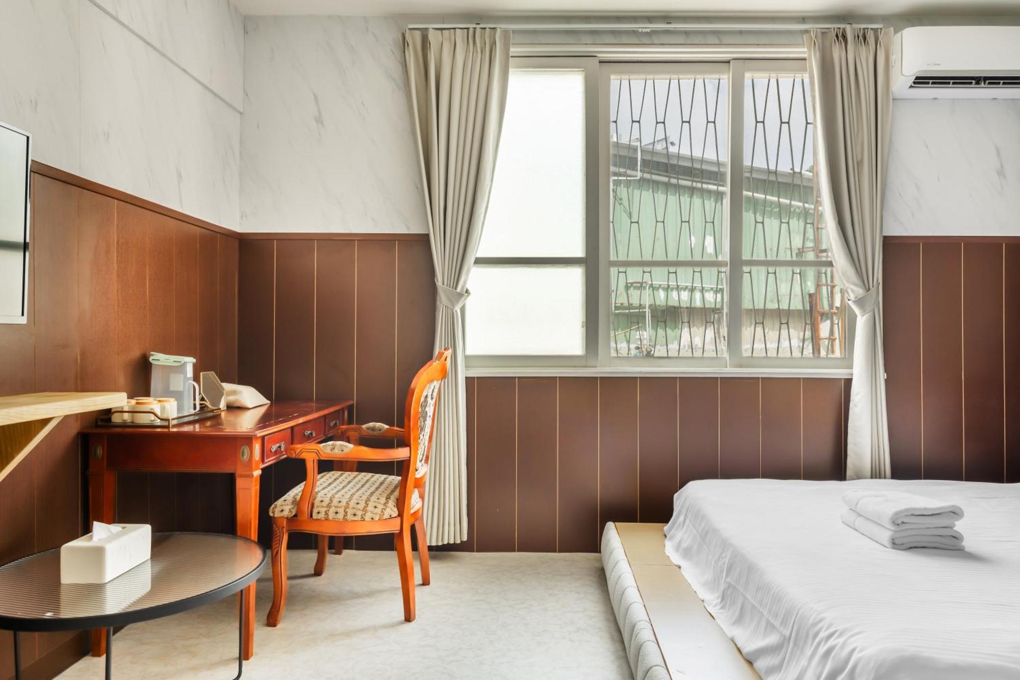 Hotel 32小巷弄 à Tainan Extérieur photo