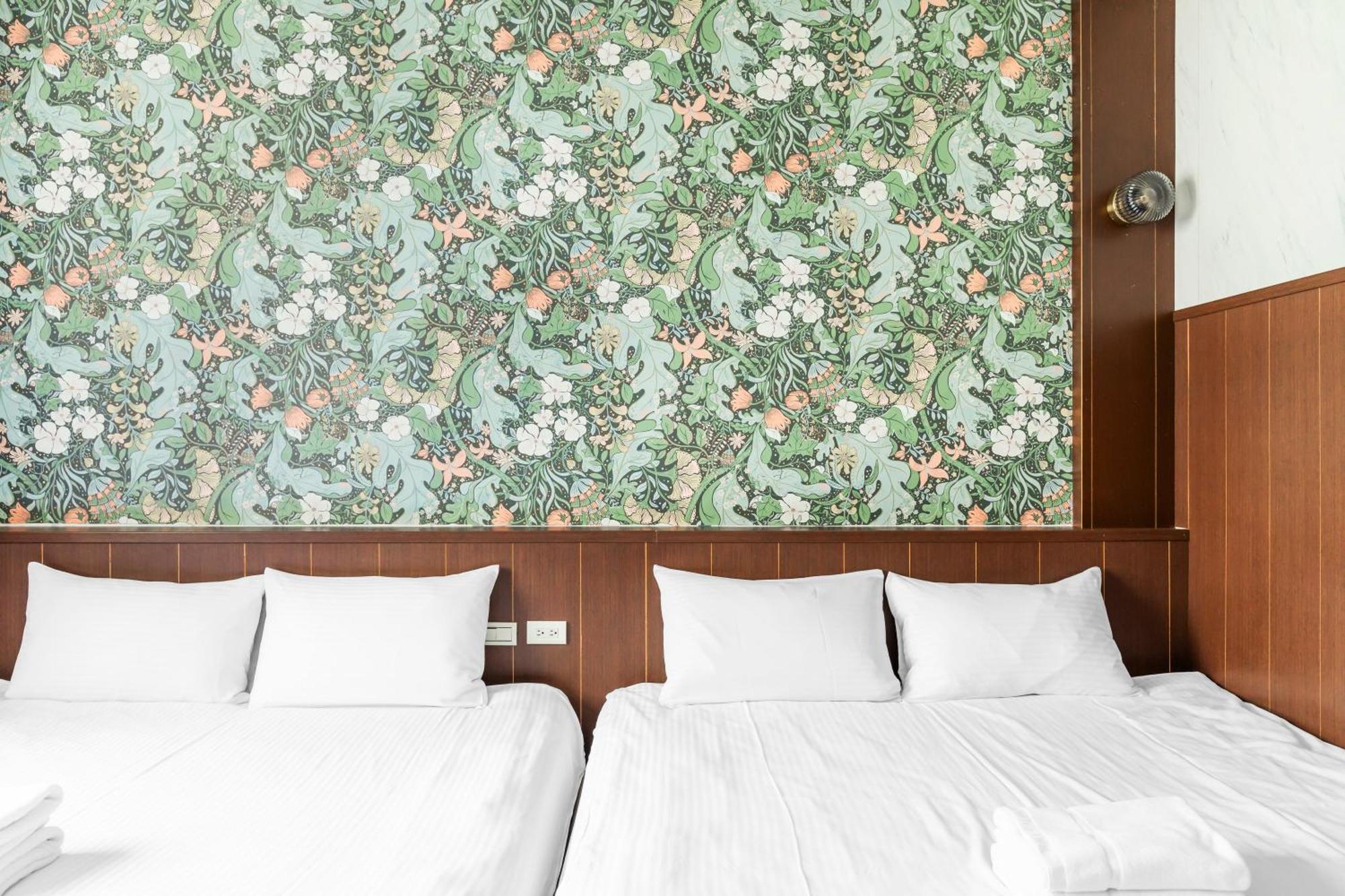 Hotel 32小巷弄 à Tainan Extérieur photo