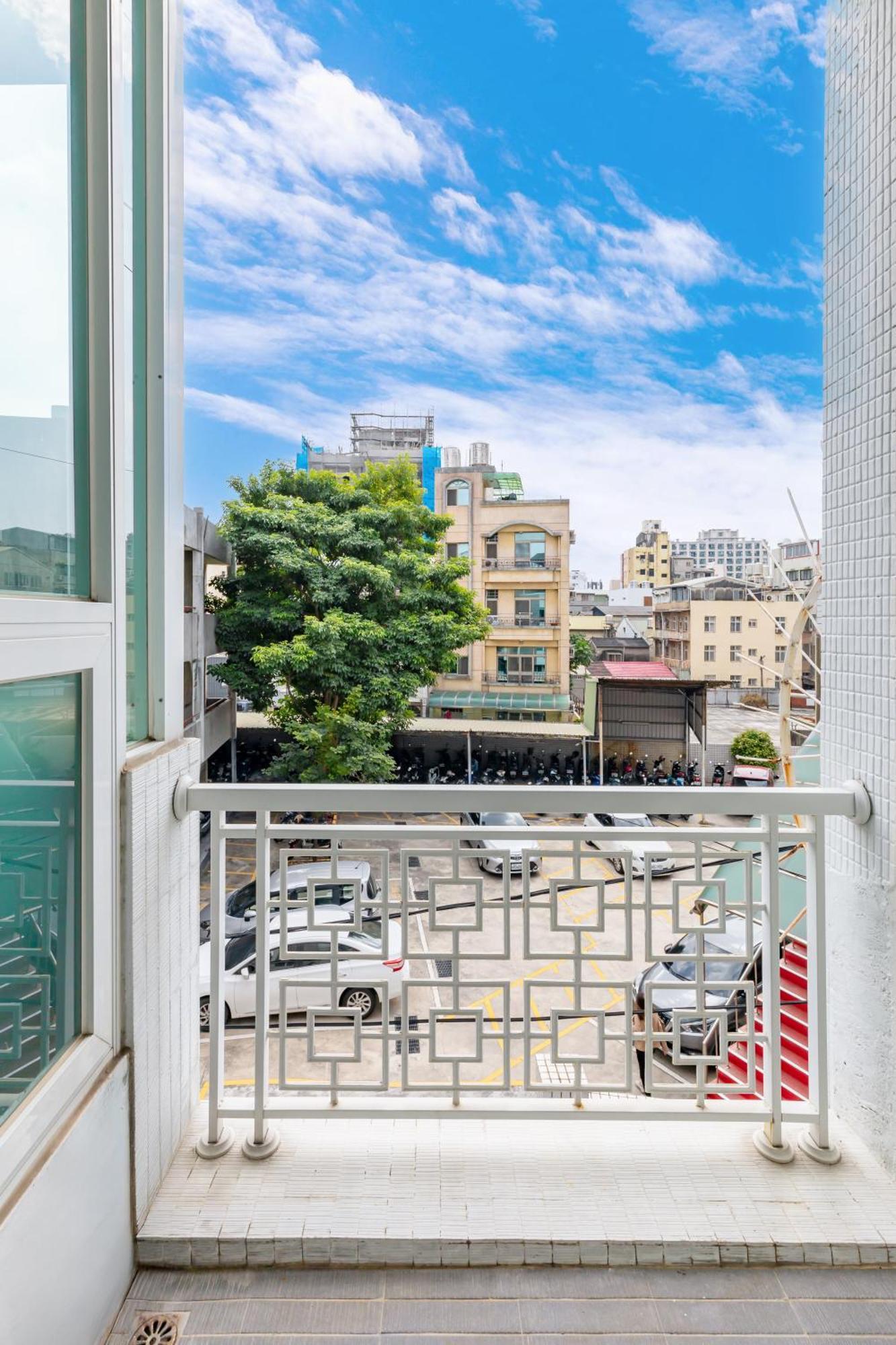 Hotel 32小巷弄 à Tainan Extérieur photo