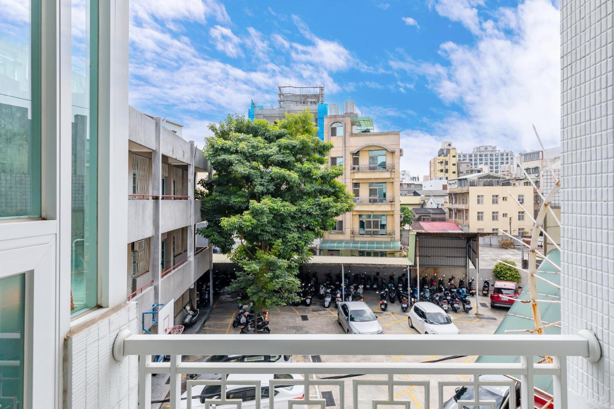 Hotel 32小巷弄 à Tainan Extérieur photo