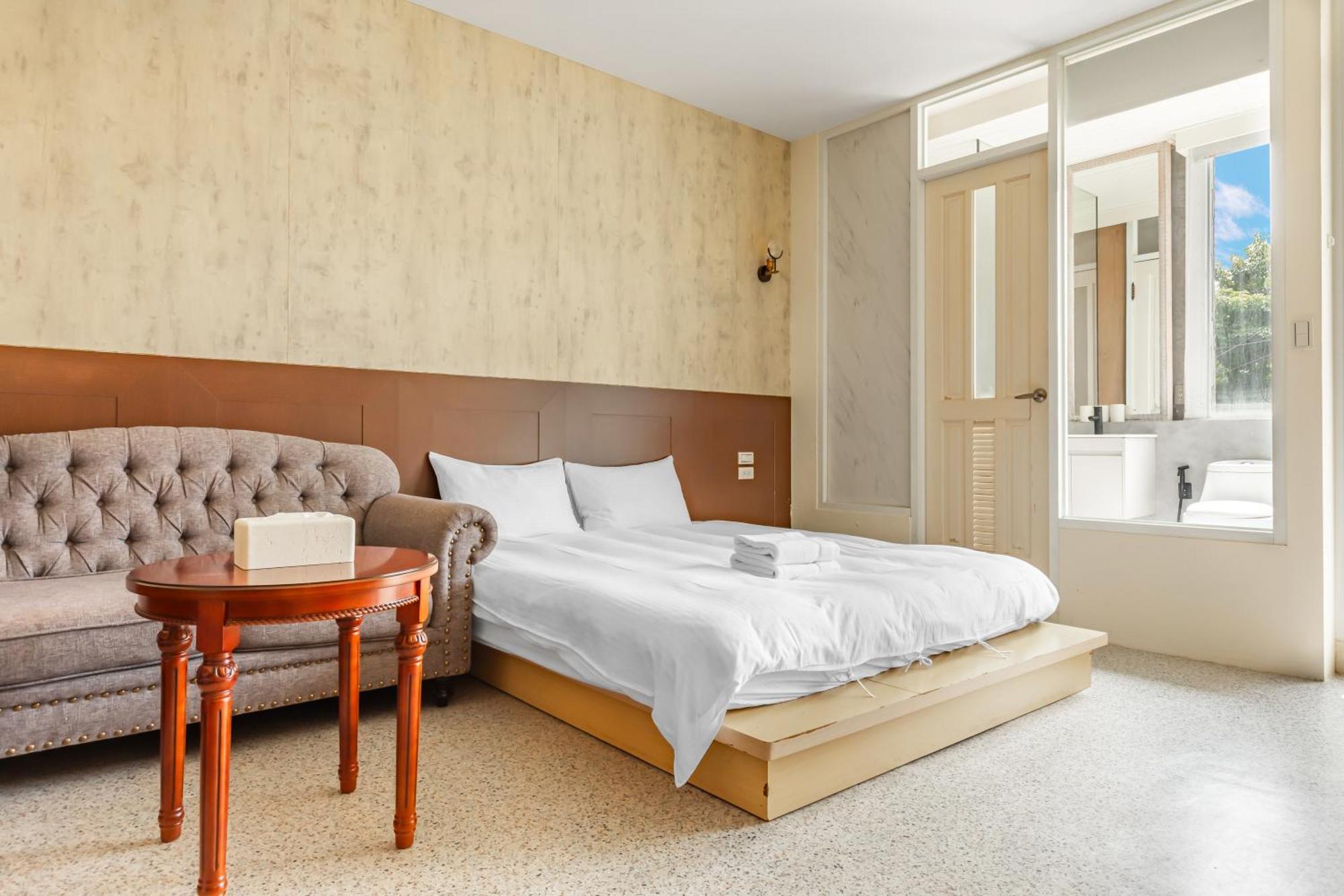 Hotel 32小巷弄 à Tainan Extérieur photo