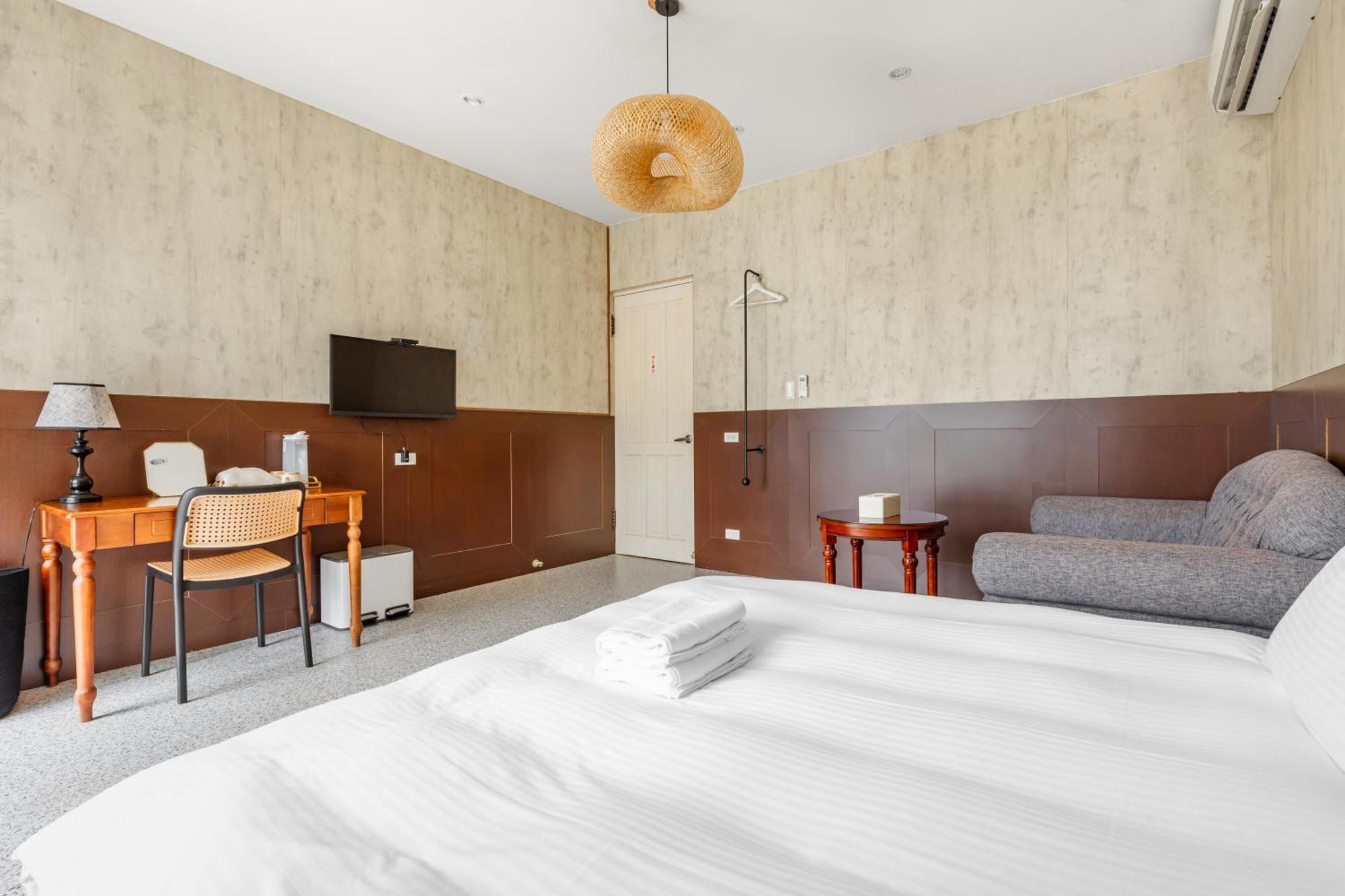 Hotel 32小巷弄 à Tainan Extérieur photo