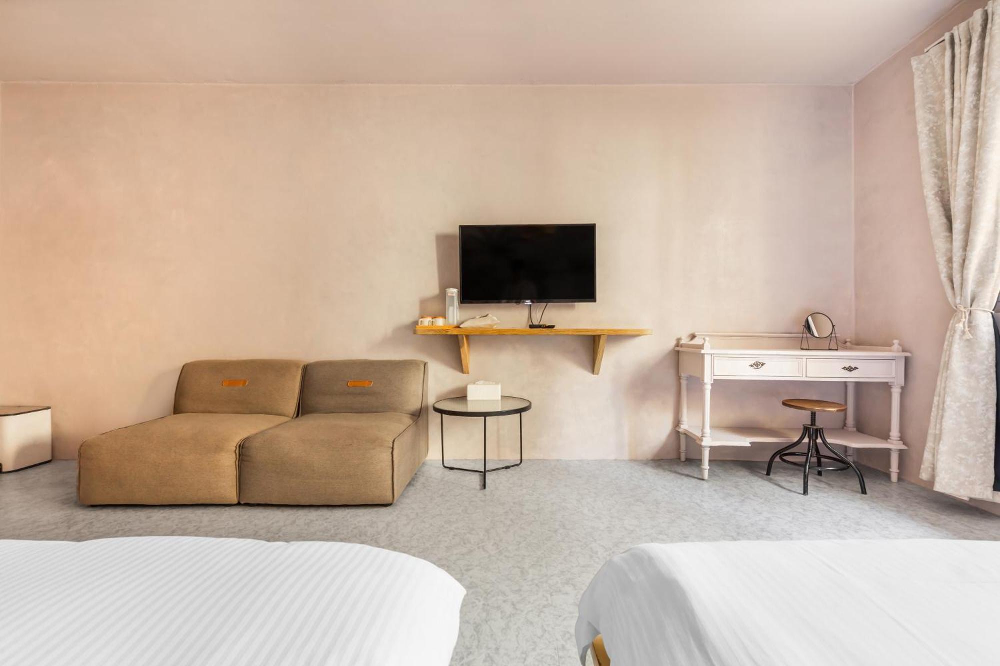 Hotel 32小巷弄 à Tainan Extérieur photo