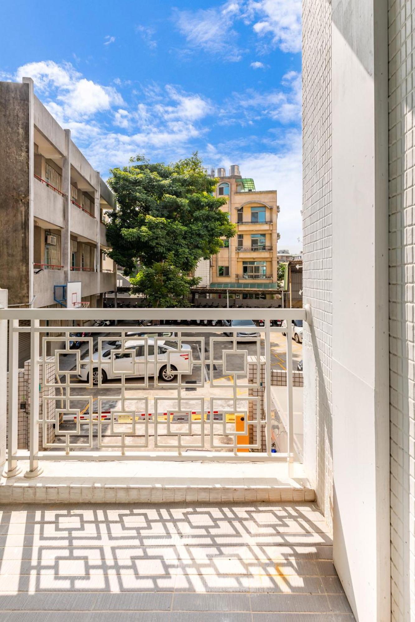 Hotel 32小巷弄 à Tainan Extérieur photo
