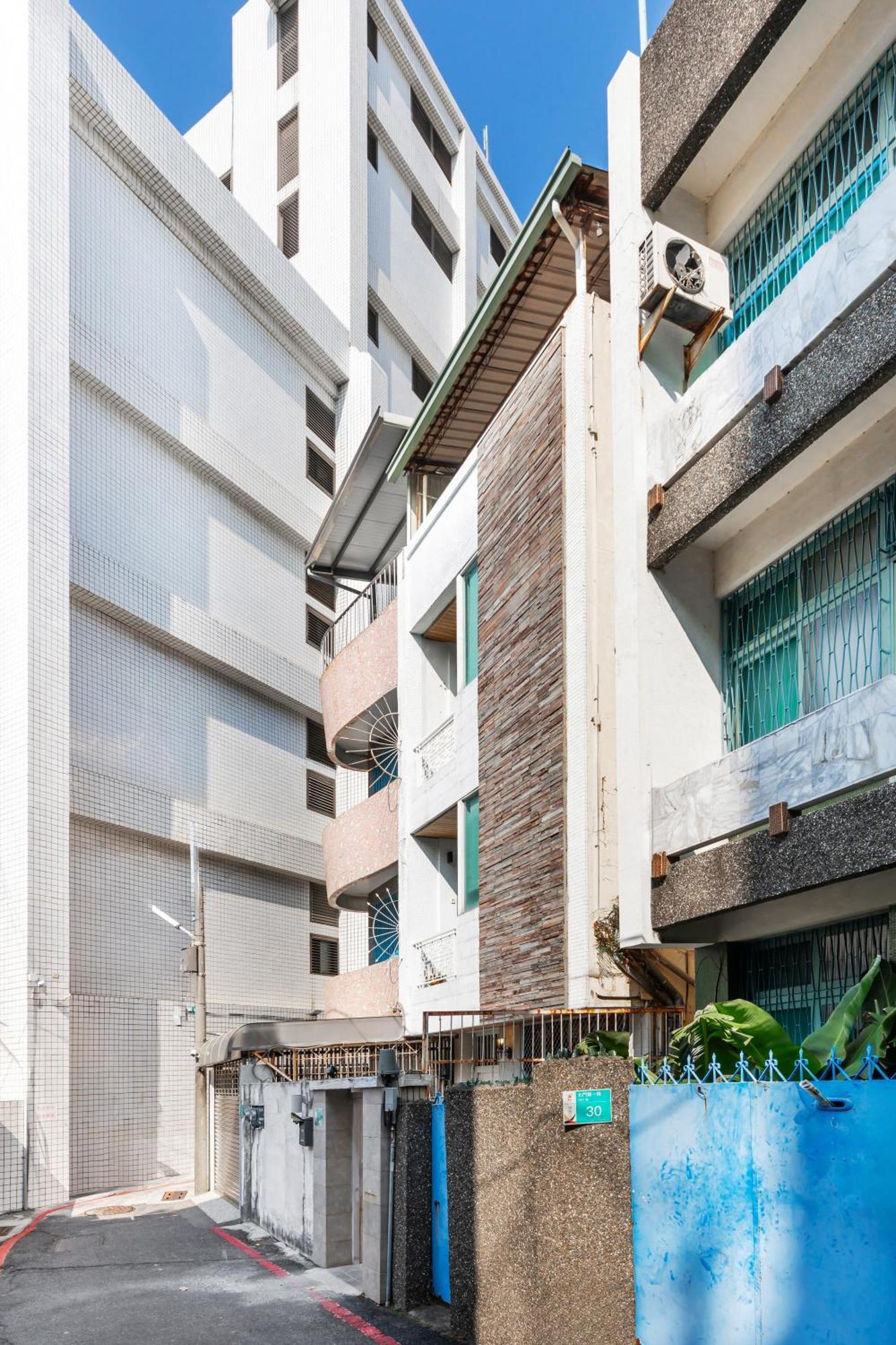 Hotel 32小巷弄 à Tainan Extérieur photo